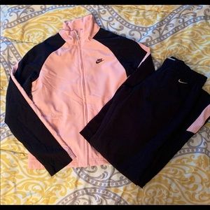 Nike Women zip up jacket/pants